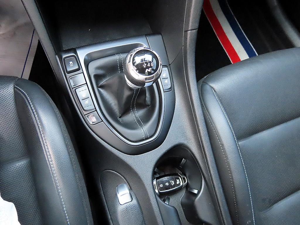 HYUNDAI Veloster - Vista 10