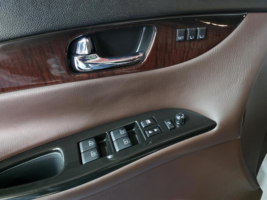 Infiniti QX - Vista 8