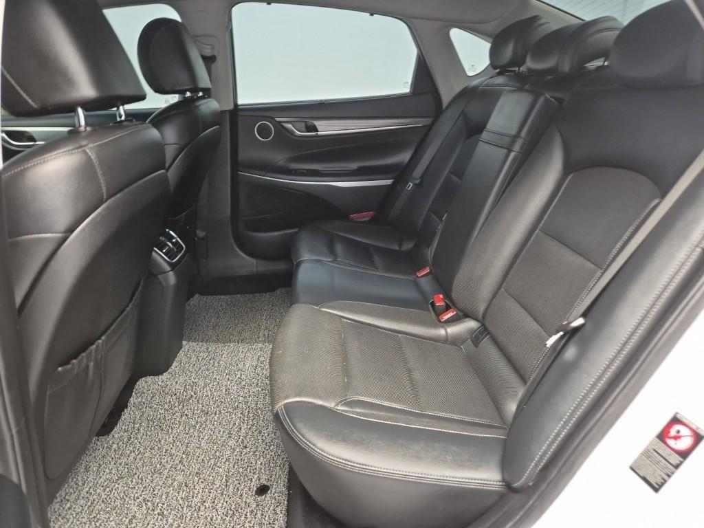 HYUNDAI Grandeur - Vista 9