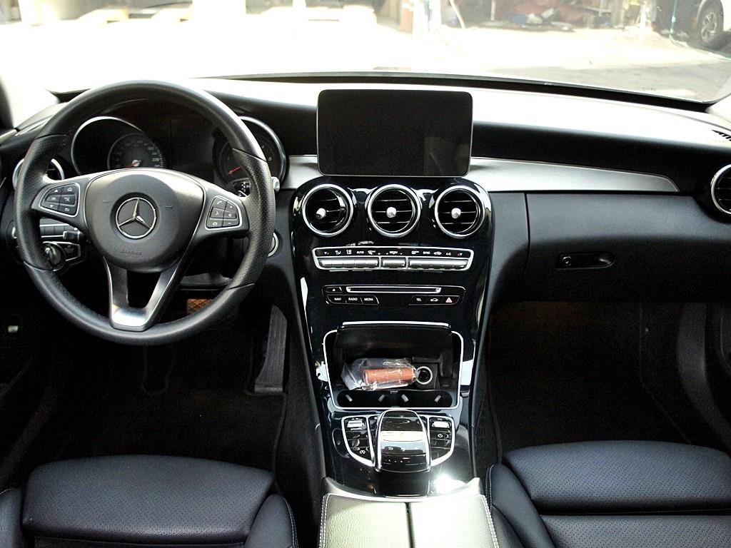 Mercedes Benz C Class - Vista 10