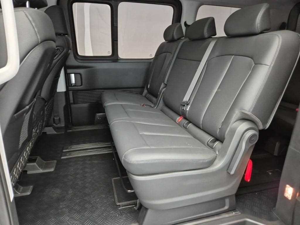 HYUNDAI Staria - Vista 12