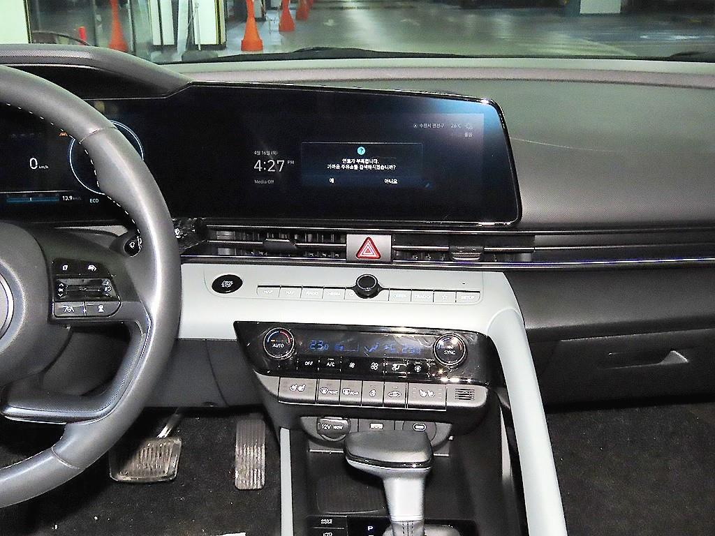 HYUNDAI Avante - Vista 11