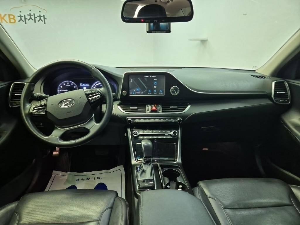 HYUNDAI Grandeur - Vista 7