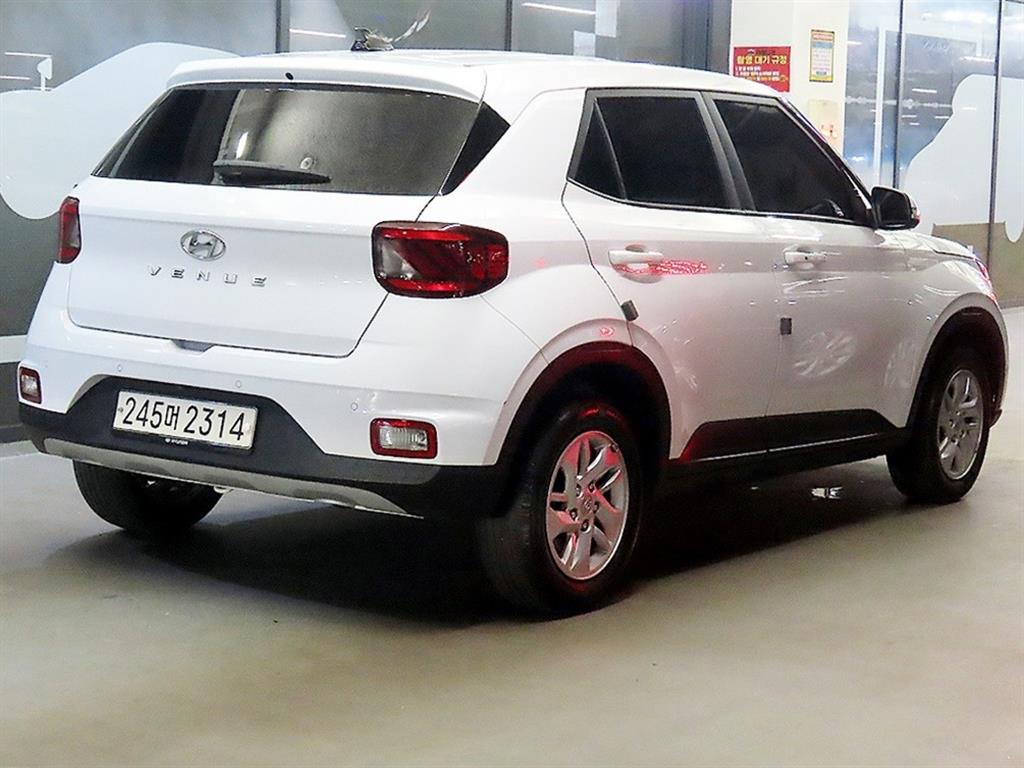 HYUNDAI Venue - Vista 4