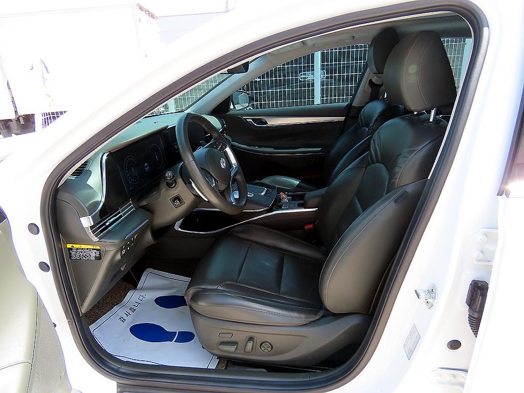 HYUNDAI Grandeur - Vista 5