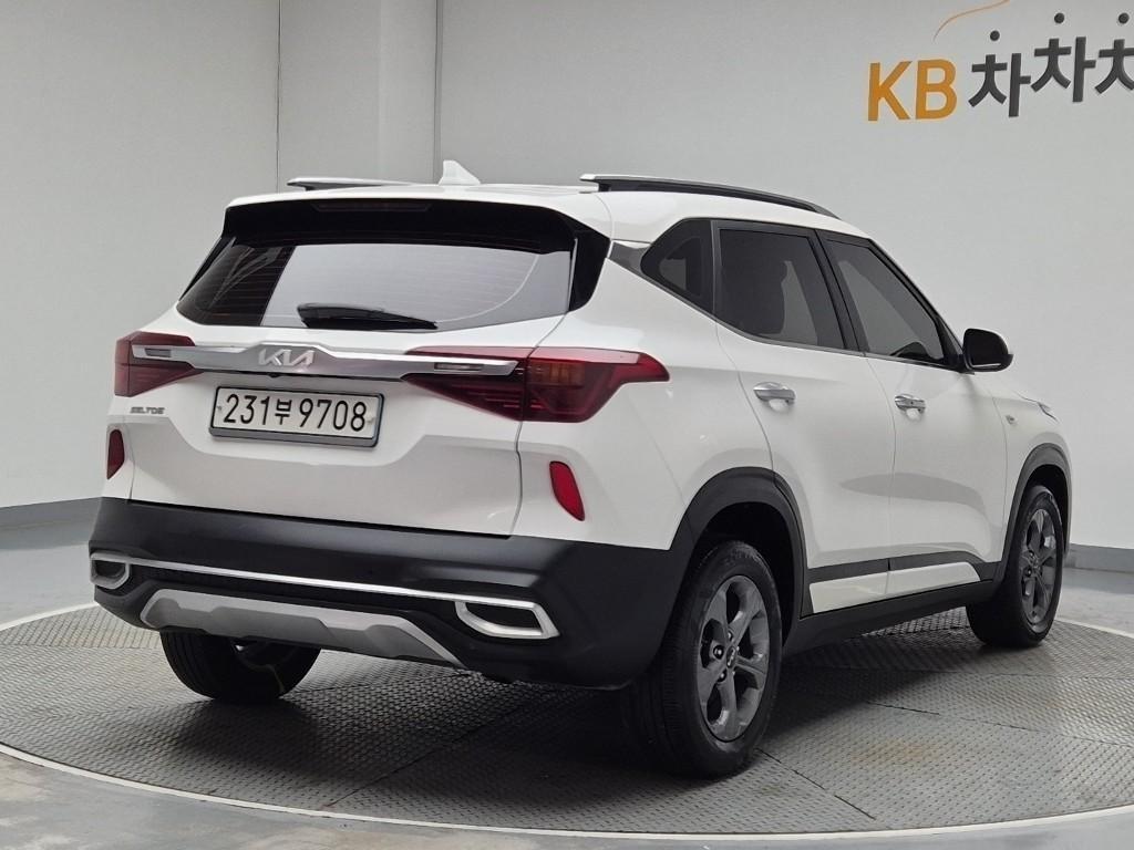 KIA Seltos - Vista 3