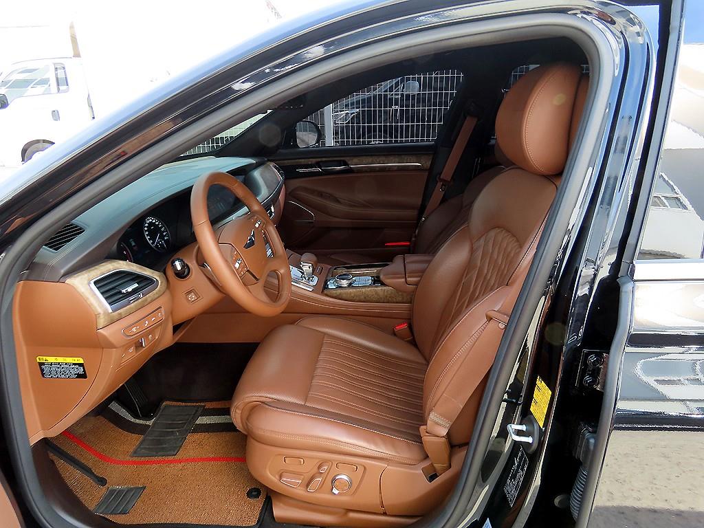 Genesis G90 - Vista 5