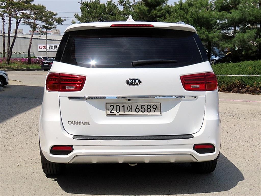 KIA Carnival - Vista 4