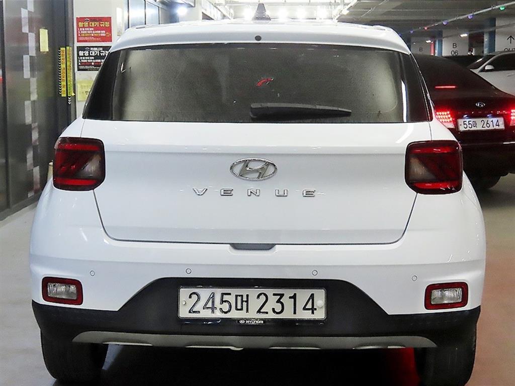 HYUNDAI Venue - Vista 5