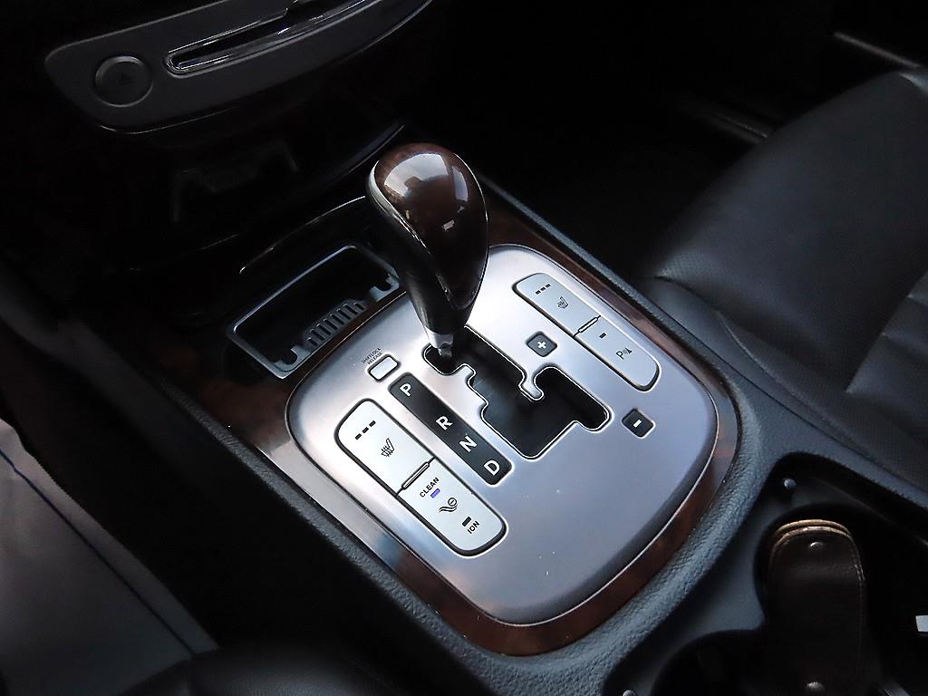 HYUNDAI Genesis - Vista 10