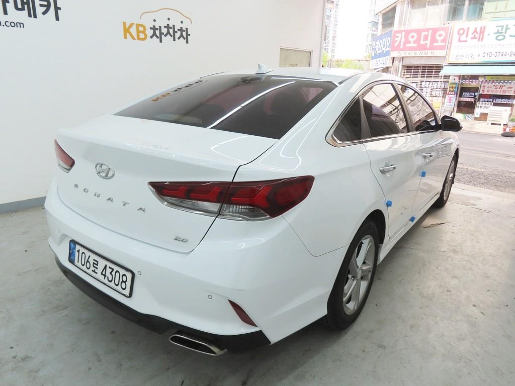 HYUNDAI Sonata - Vista 3