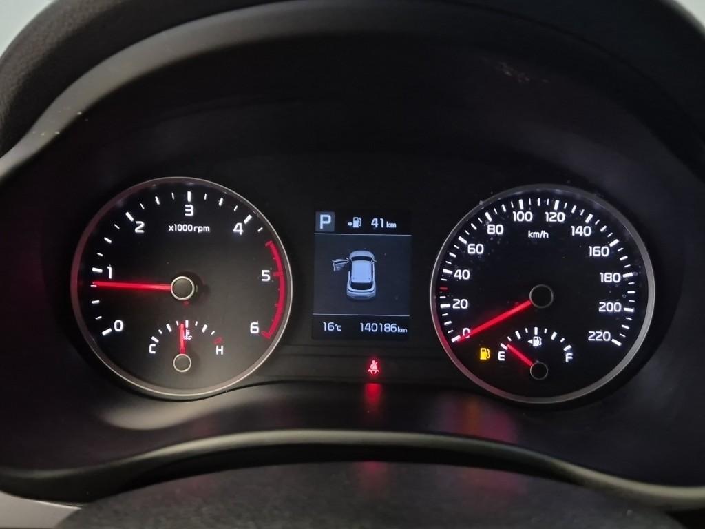 KIA Stonic - Vista 6