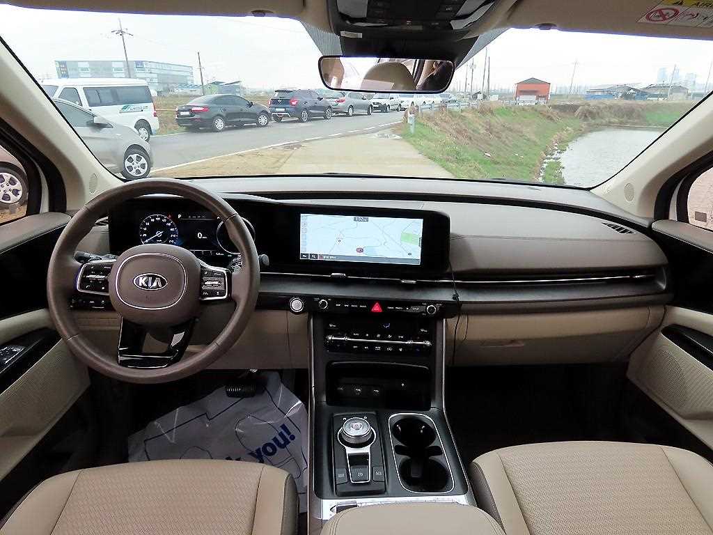 KIA Carnival - Vista 9