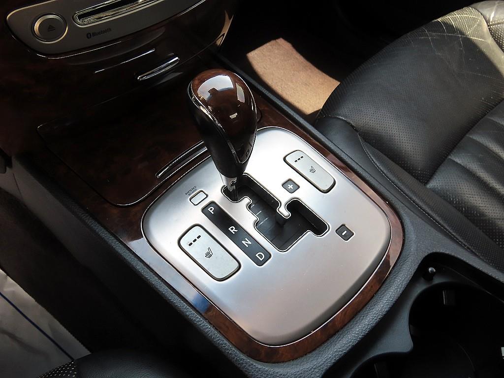 HYUNDAI Genesis - Vista 10