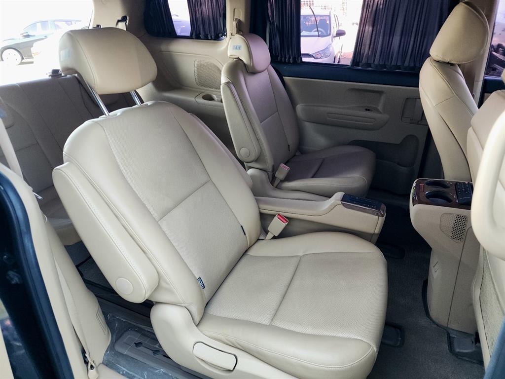 KIA Carnival - Vista 7