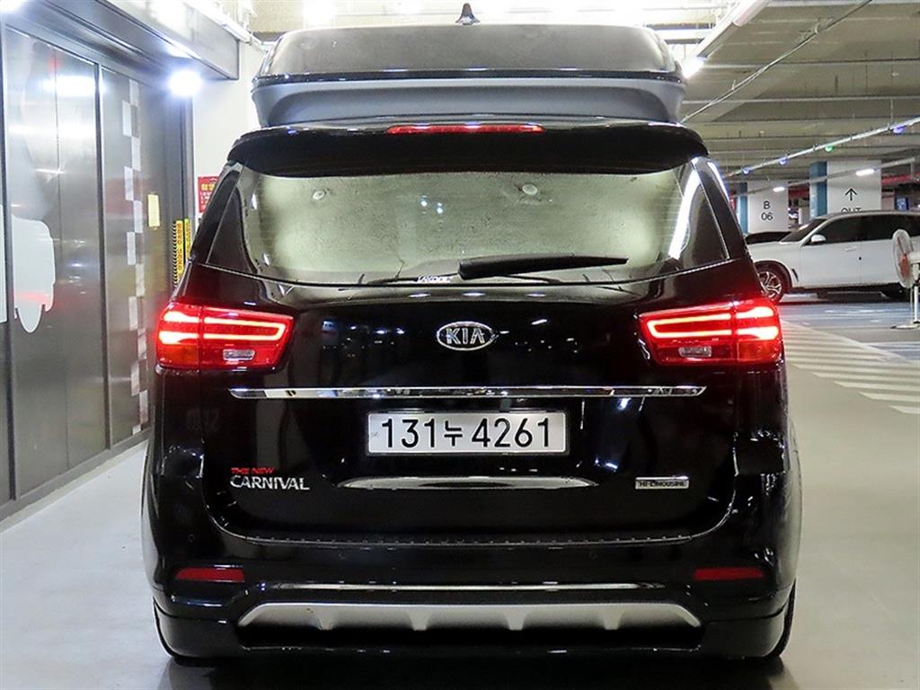 KIA Carnival - Vista 5