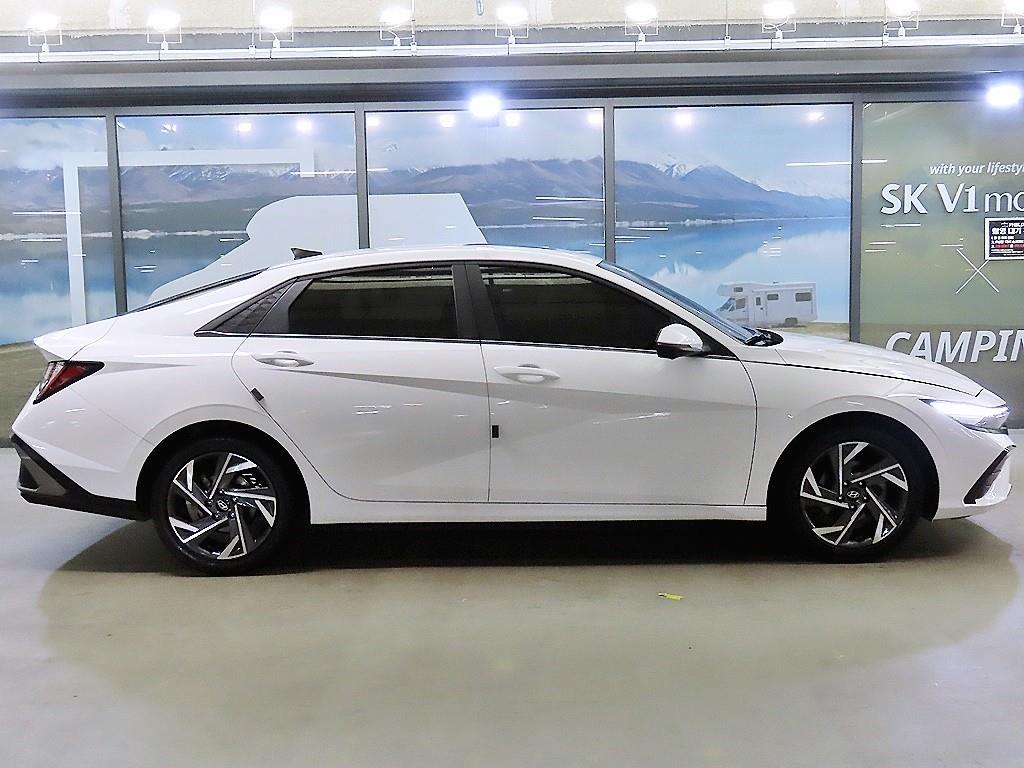 HYUNDAI Avante - Vista 3