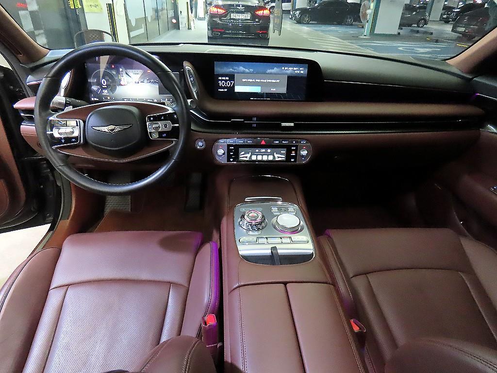 Genesis G90 - Vista 10