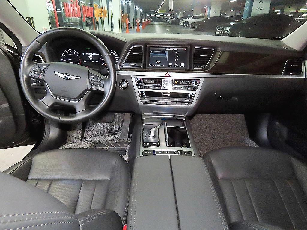 Genesis G80 - Vista 10