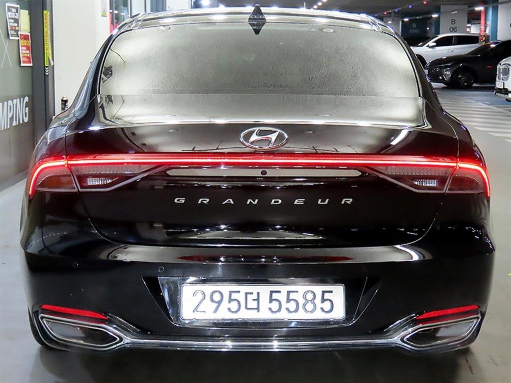 HYUNDAI Grandeur - Vista 5