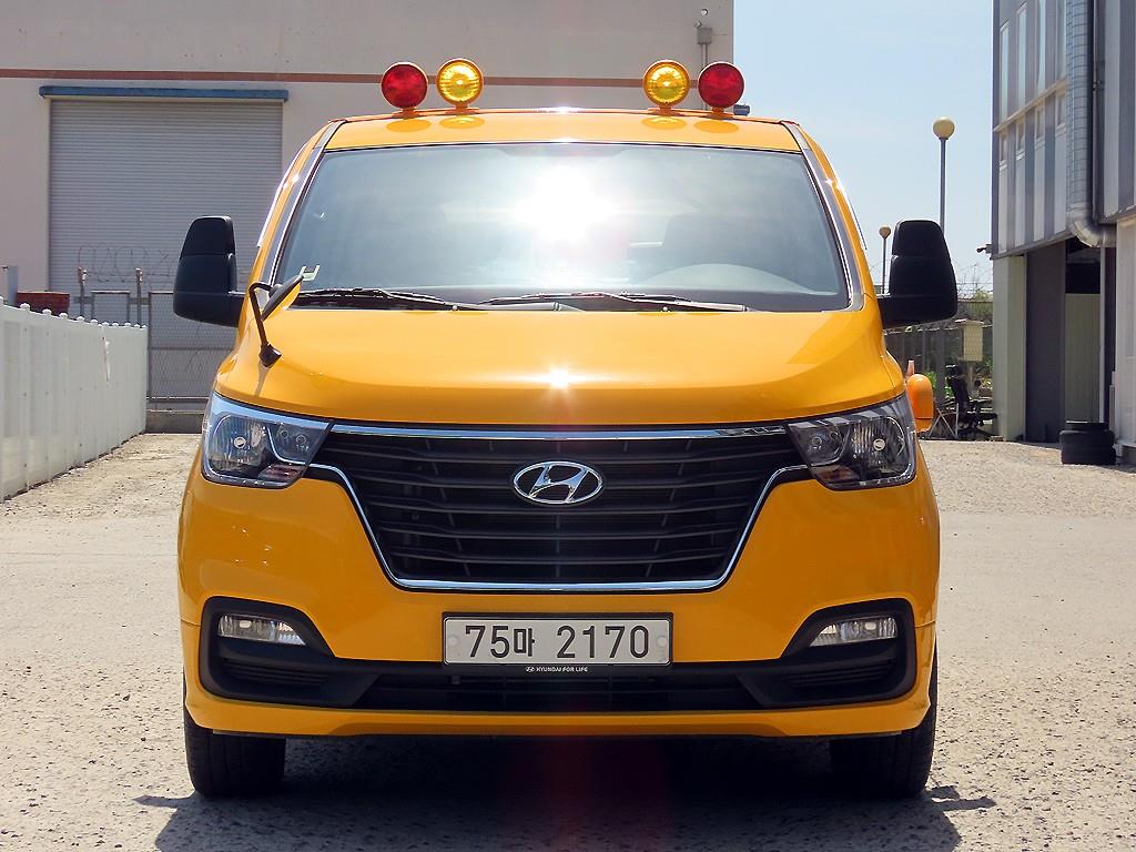 HYUNDAI Starex 2019 Amarillo - Importación desde Corea - HF Imports Iquique - Foto 1