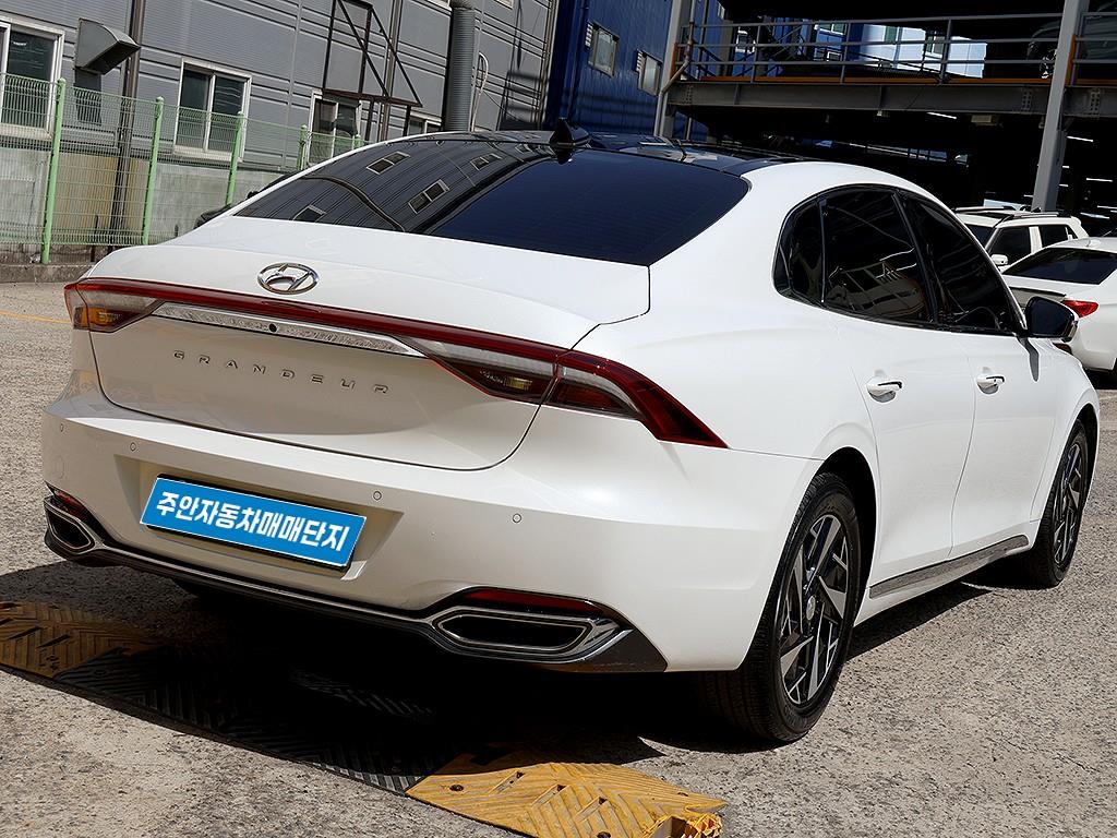 HYUNDAI Grandeur - Vista 5