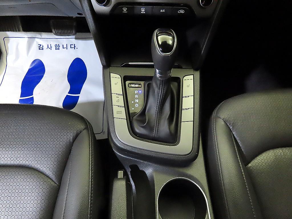 HYUNDAI Avante - Vista 12