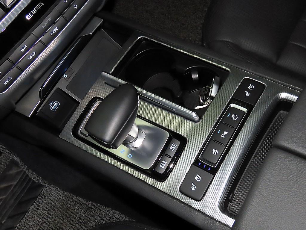 Genesis G80 - Vista 12