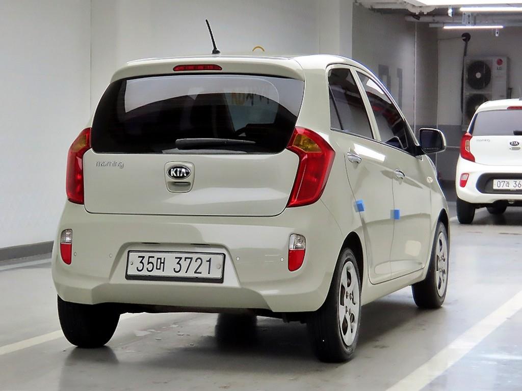 KIA Morning - Vista 4