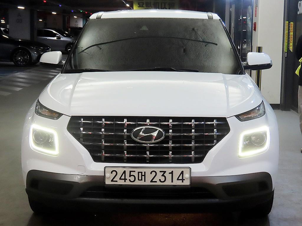 HYUNDAI Venue - Vista 2