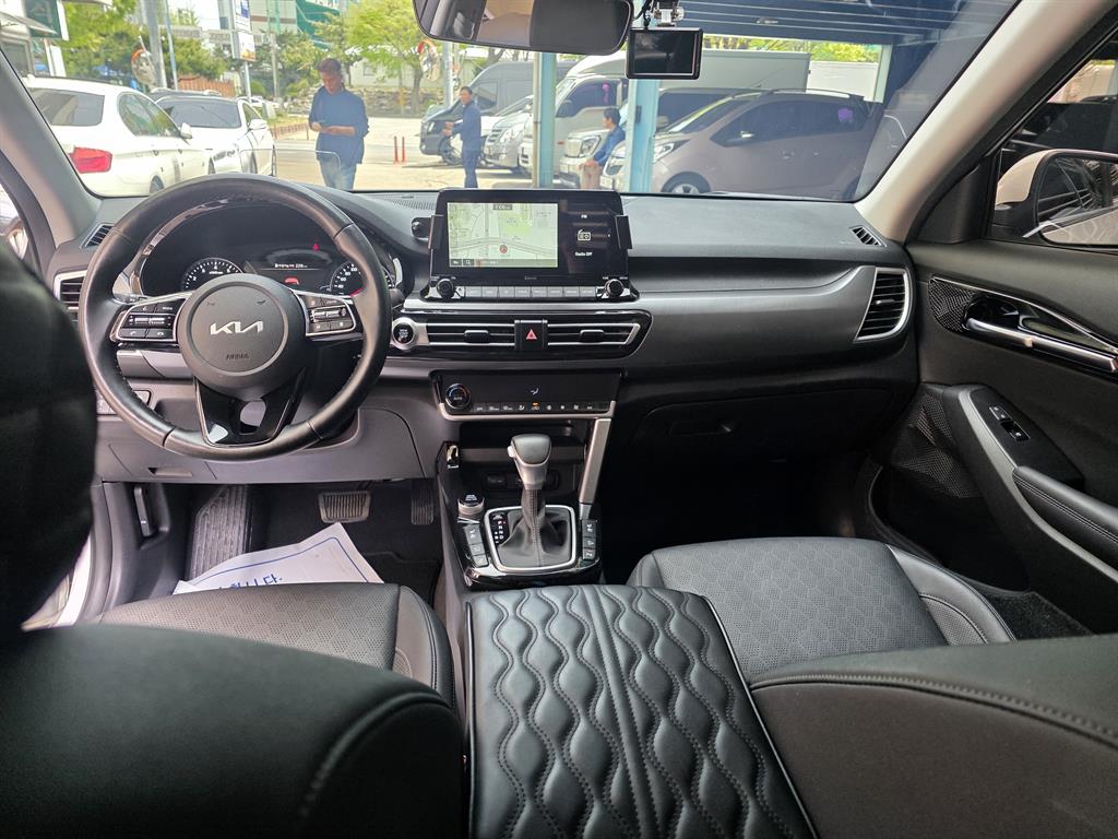 KIA Seltos - Vista 10