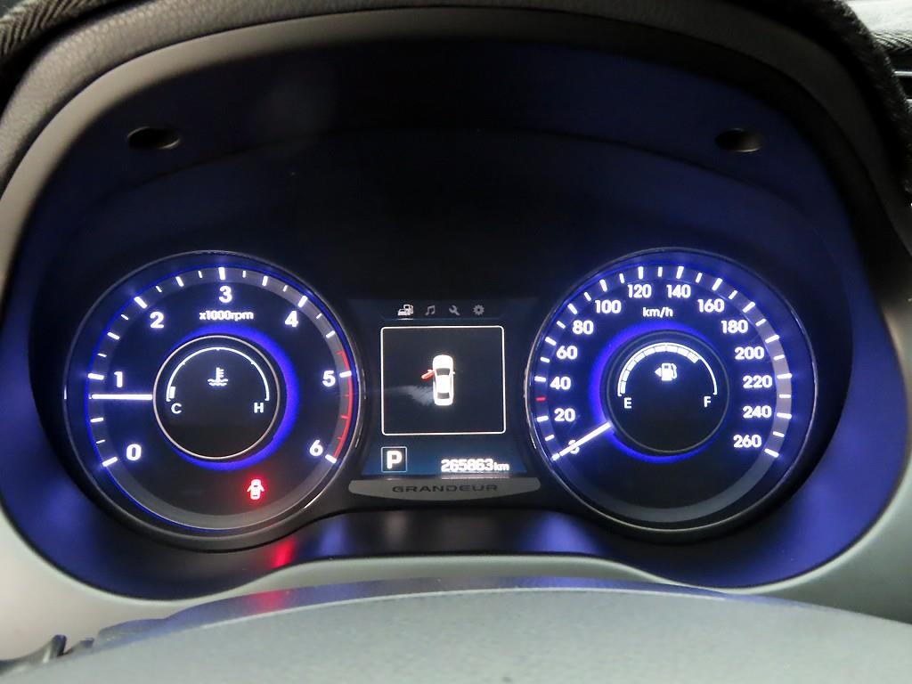 HYUNDAI Grandeur - Vista 5