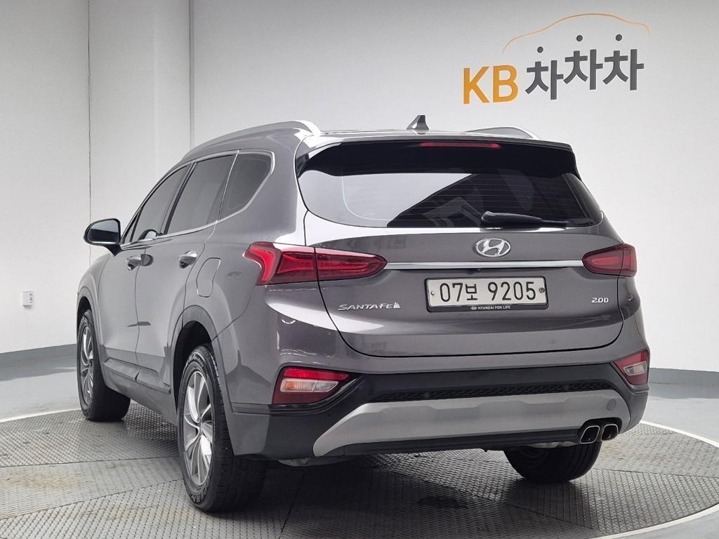 HYUNDAI Santa Fe - Vista 2