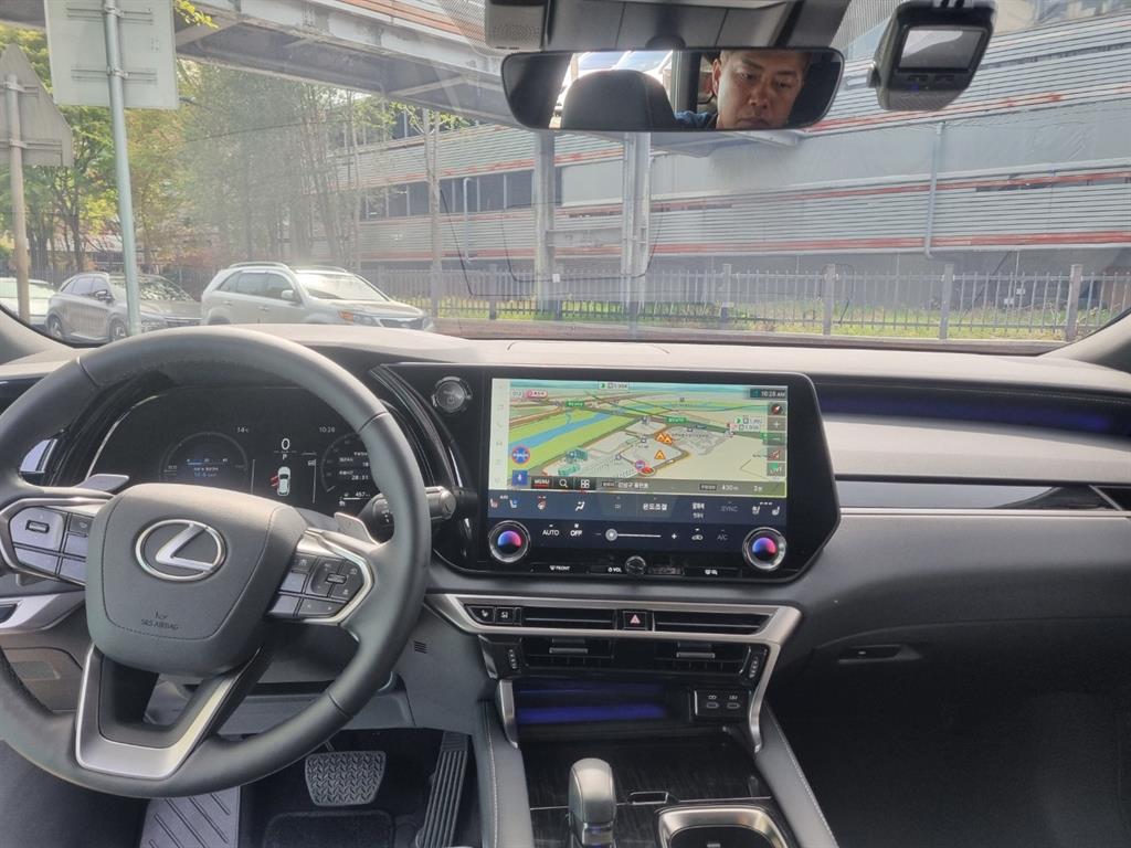 Lexus RX - Vista 8
