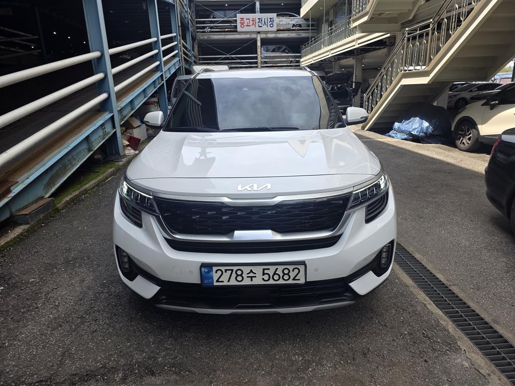 KIA Seltos 2023 Blanco - Importación desde Corea - HF Imports Iquique - Foto 1