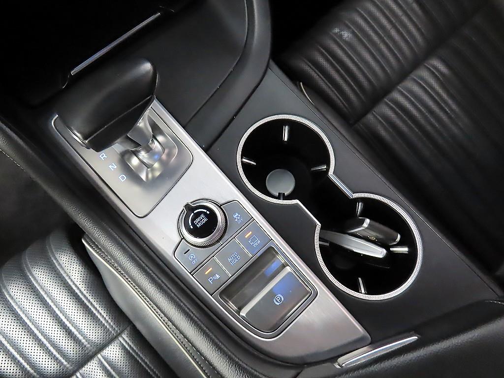 Genesis G70 - Vista 10