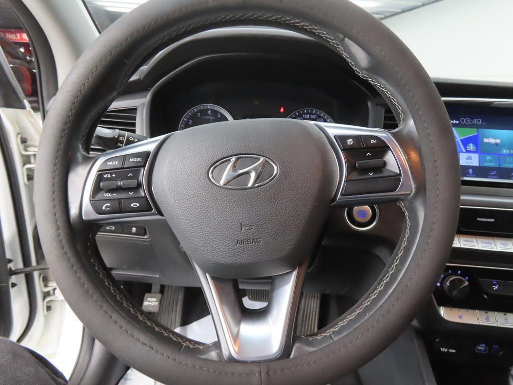 HYUNDAI Sonata - Vista 8