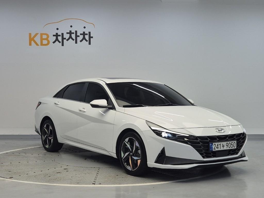 HYUNDAI Avante - Vista 4