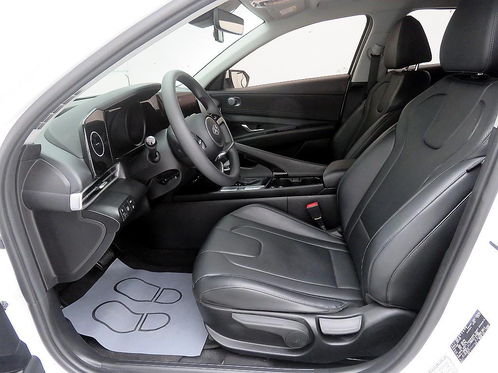 HYUNDAI Avante - Vista 5