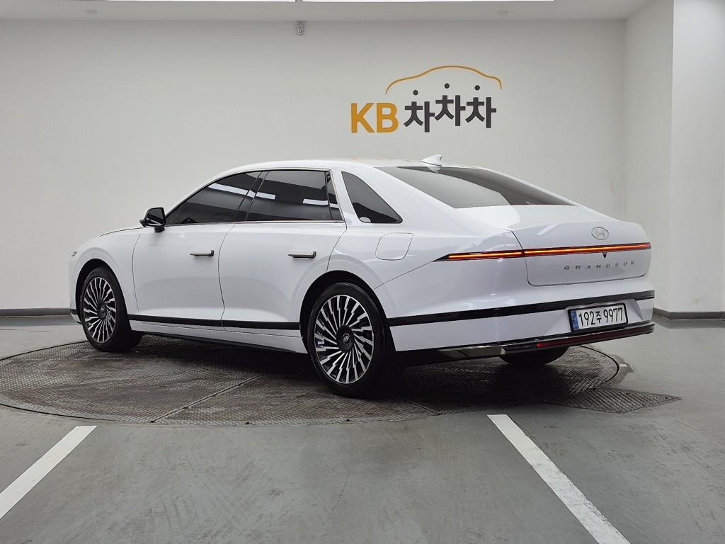 HYUNDAI Grandeur - Vista 3