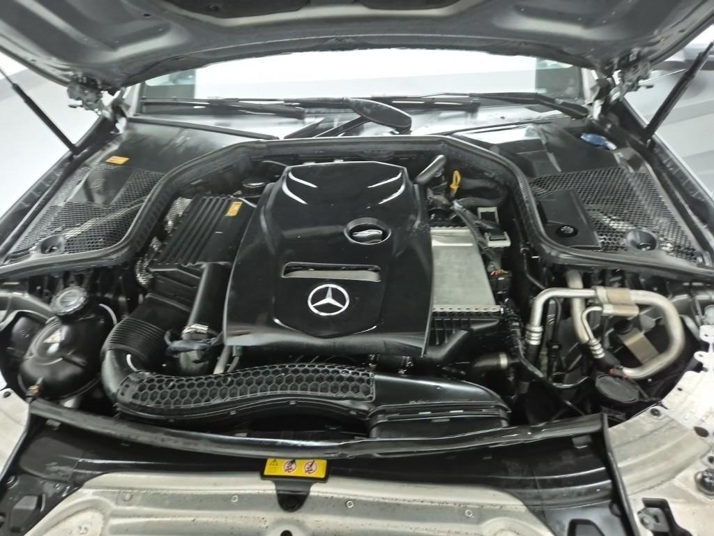 Mercedes Benz C Class - Vista 5