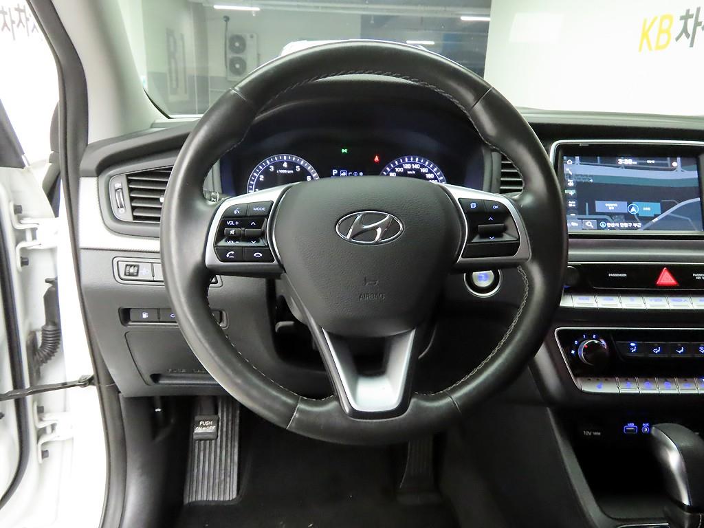 HYUNDAI Sonata - Vista 8