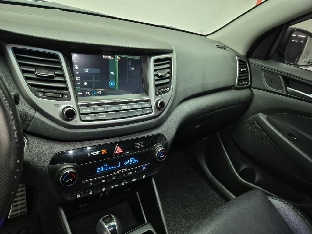 HYUNDAI Tucson - Vista 10