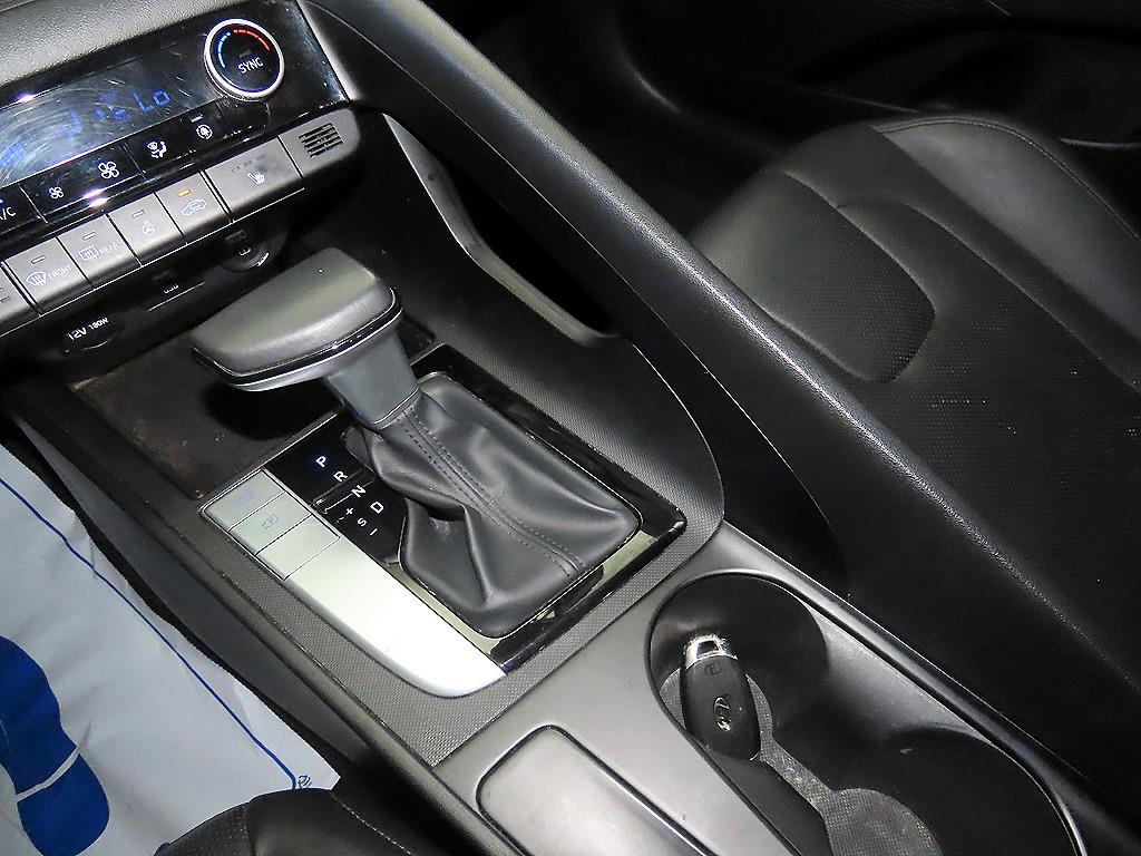 HYUNDAI Avante - Vista 12