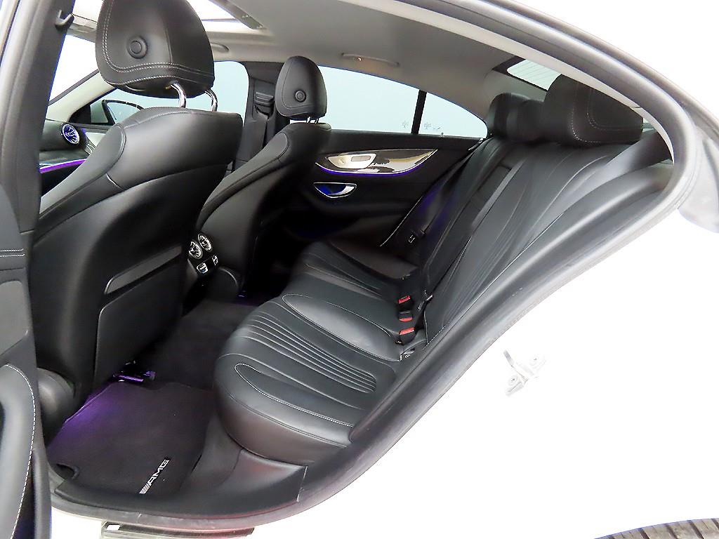 Mercedes Benz CLS Class - Vista 6