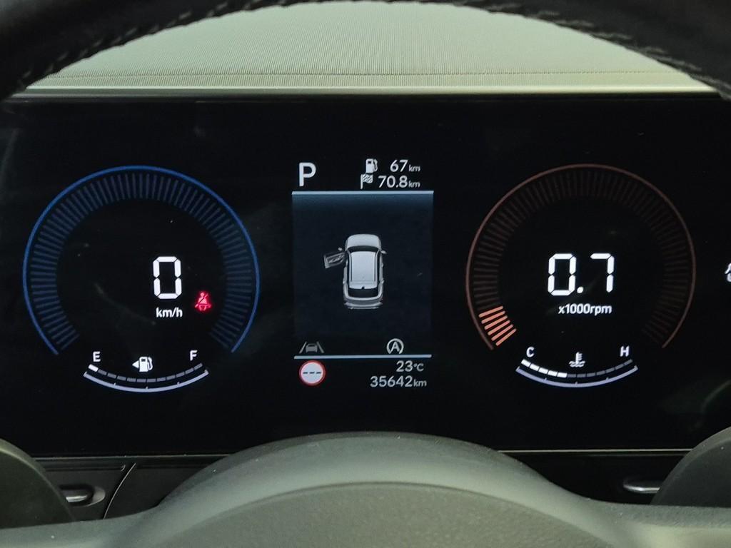 HYUNDAI Kona - Vista 6