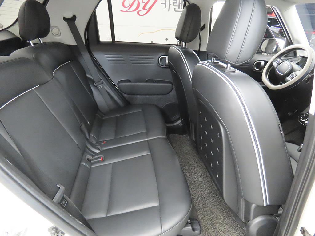 HYUNDAI Casper - Vista 6