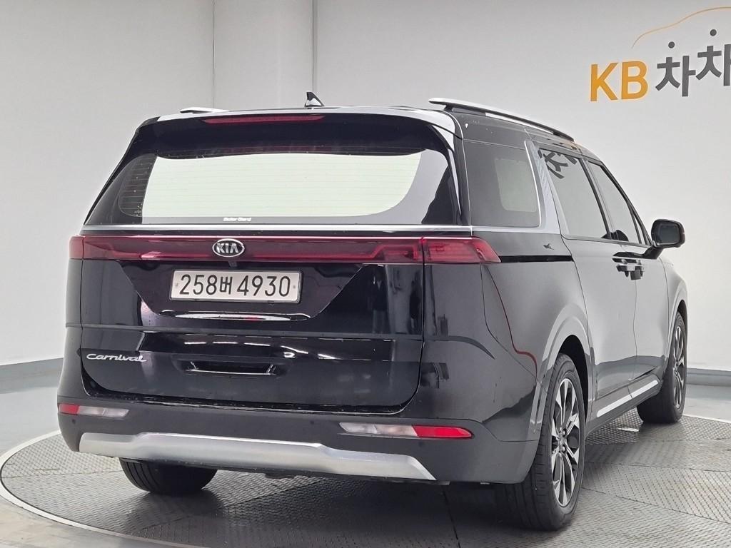 KIA Carnival - Vista 3