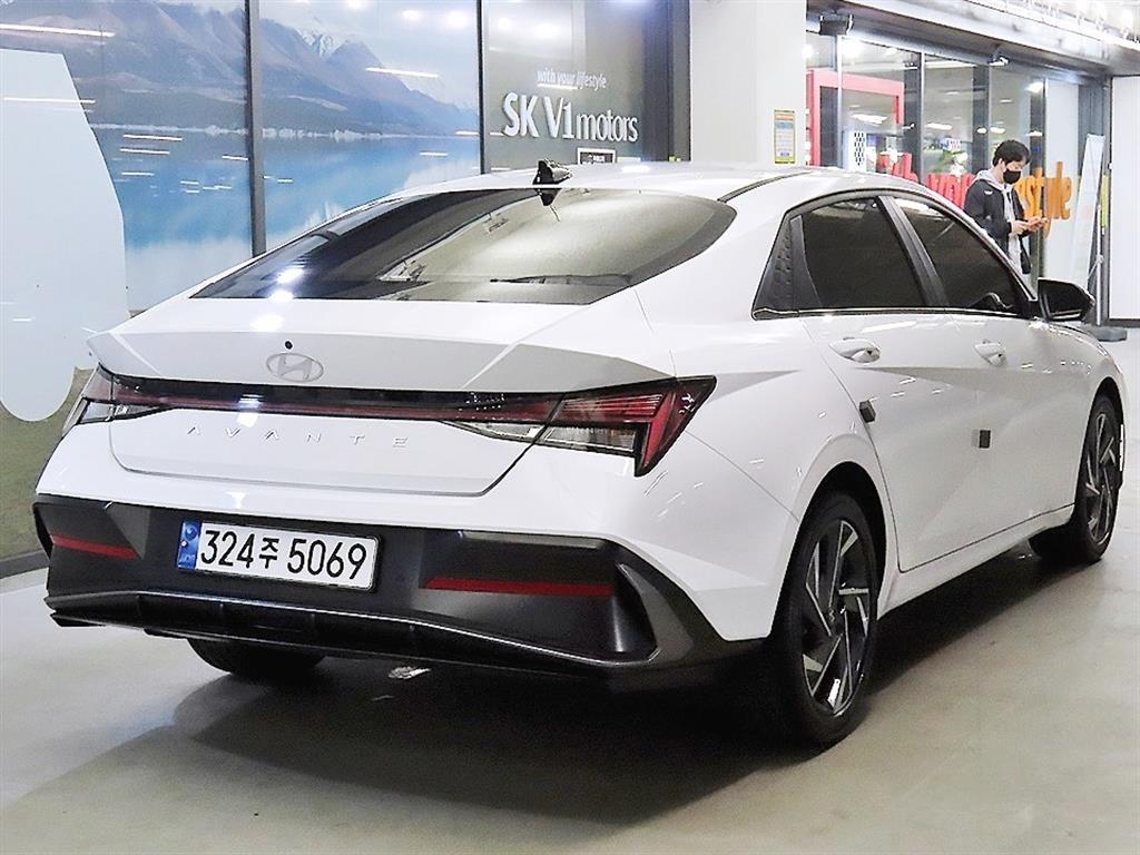 HYUNDAI Avante - Vista 4