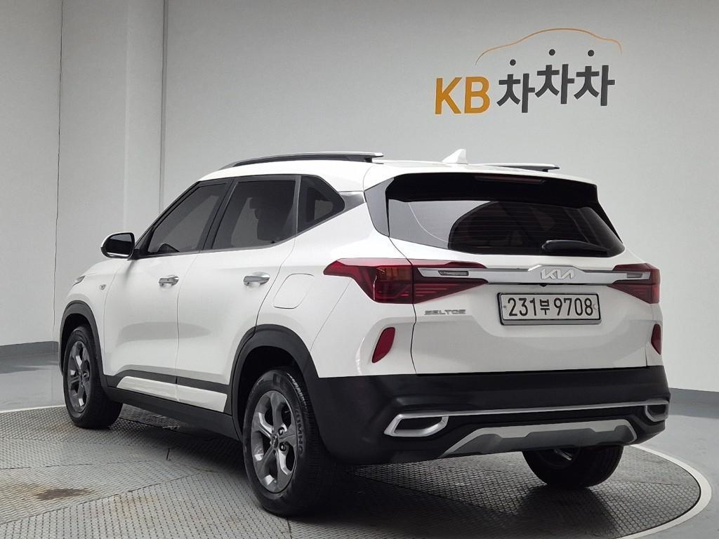 KIA Seltos - Vista 2